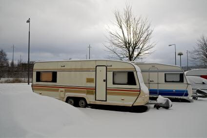 Wohnwagen im Winter - (Foto: iStockphoto.com/CarlssonInc ) Wohnwagen im Winter - (Foto: iStockphoto.com/CarlssonInc )