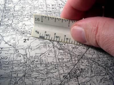 Entfernung auf Landkarte messen - (Foto: iStockphoto/Digiphoto)